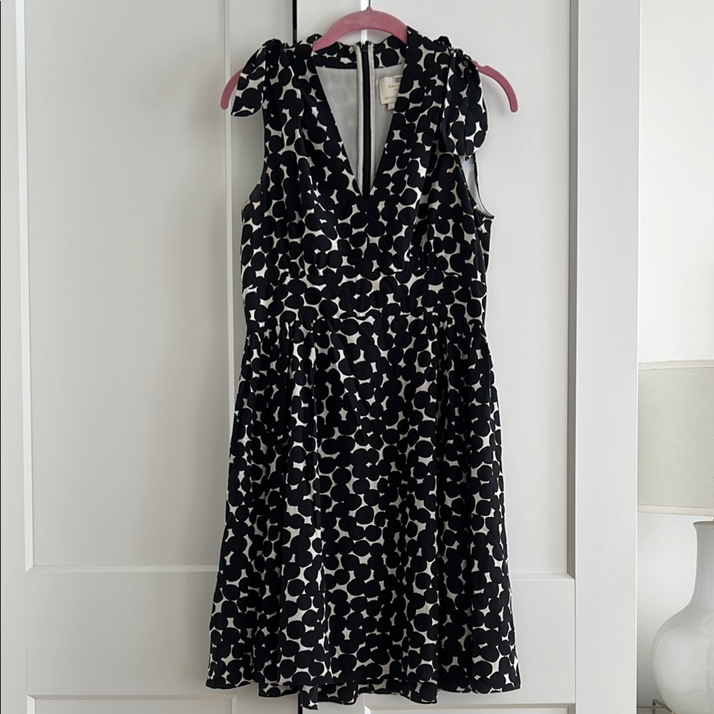 Kate Spade 100% Silk Black and White Sleeveless Dress - Size 6